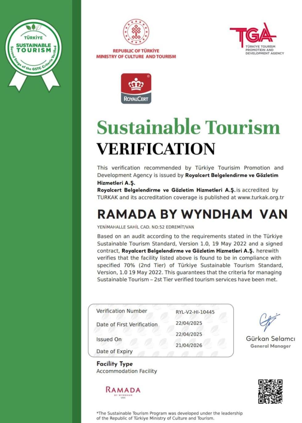 Ramada By Wyndham Van Exterior foto