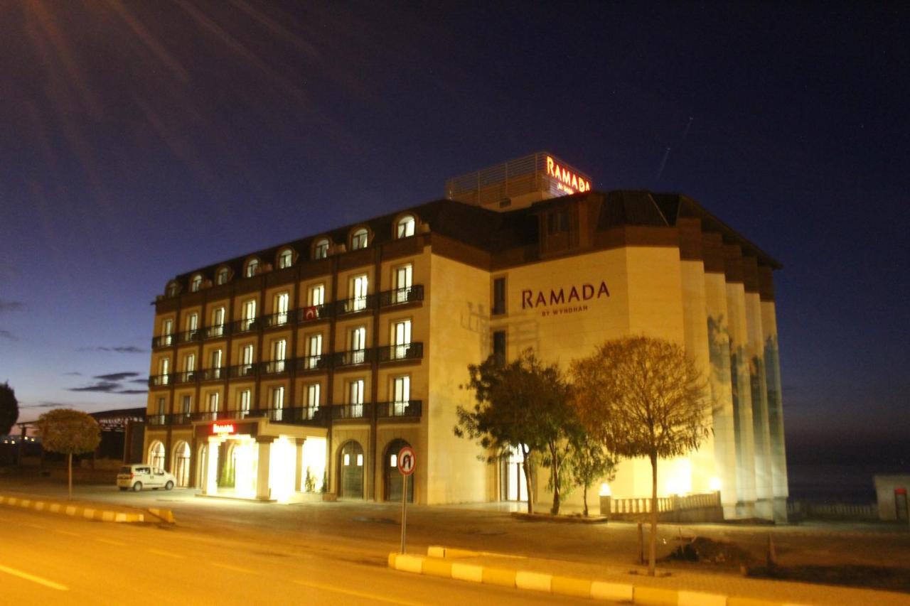 Ramada By Wyndham Van Exterior foto